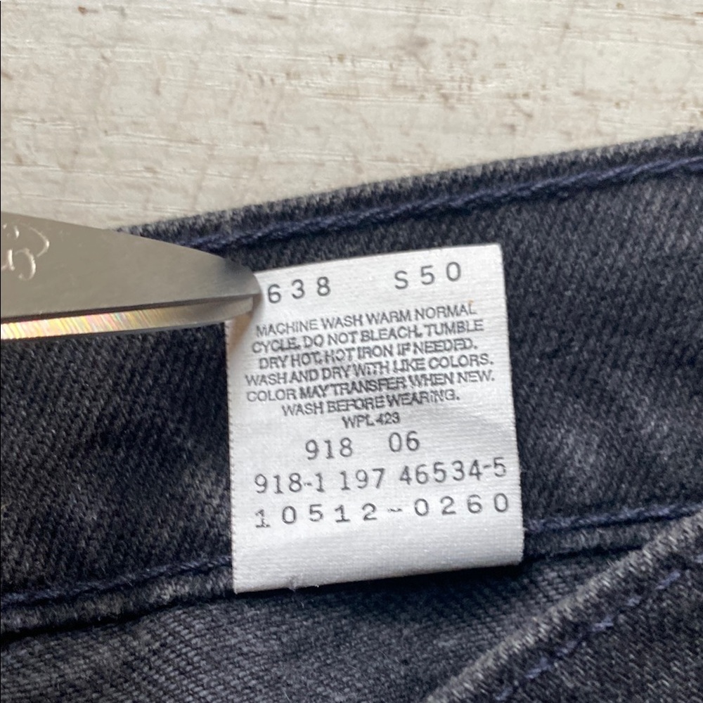 Vintage Levi’s 512 Black Jeans | Size 9SHT | Straight Leg | Classic Fit - Picture 4 of 10